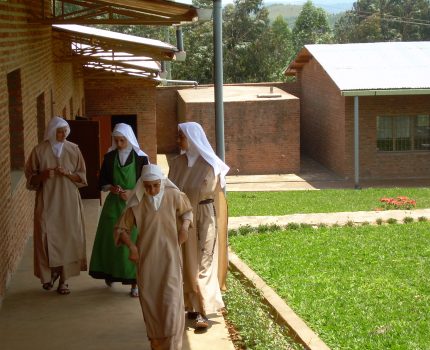 50 lat misji w Burundi Zgromadzenia Sióstr Karmelitanek Dzieciątka Jezus.